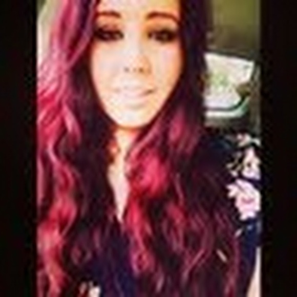 Meet your Posher, Hannah - Picture 1 of 1